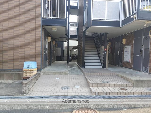 レオパレスコモードの玄関写真