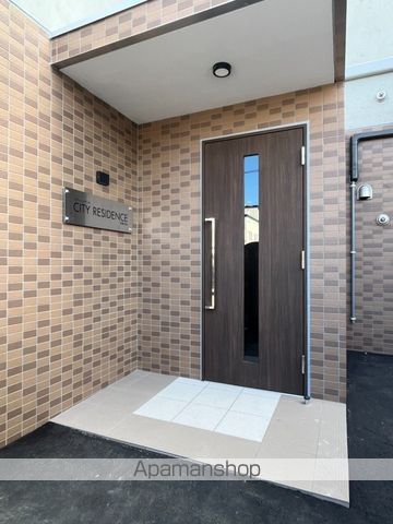 CITY RESIDENCE月寒中央の玄関写真