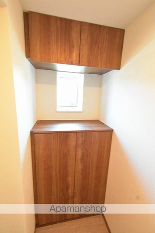 パークカーサ福住の内装写真