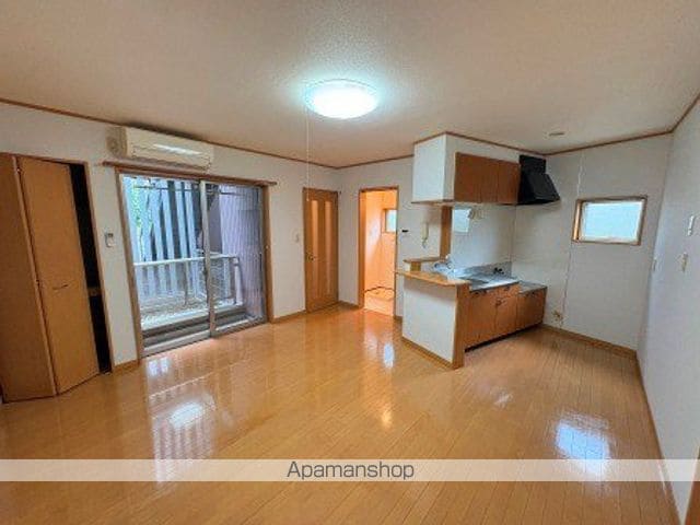 パインテイル IIの内装写真