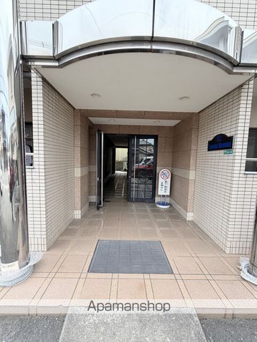 ヤマダマンションの玄関写真