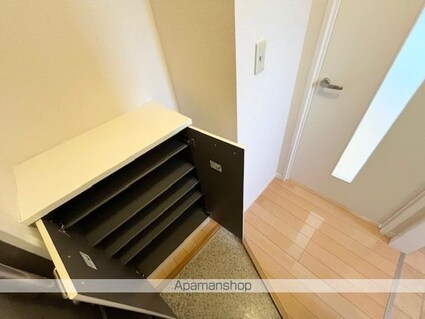 メゾンドフロール[1K/30.4m2]の玄関