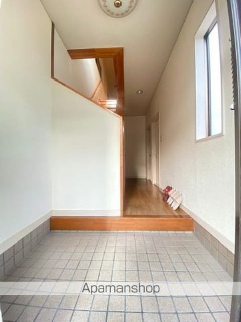 西小二里戸建[4LDK/94.54m2]の玄関