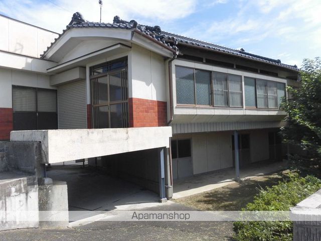 店舗付住居の外観写真