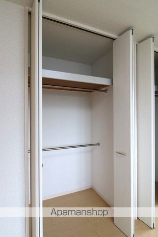 ロイヤルガーデン砺波II Aの内装写真
