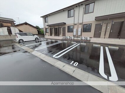 プラント　Ｃ棟[2LDK/50.38m2]の駐車場