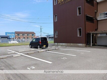 パーク　マリッチ[2LDK/56.07m2]の駐車場