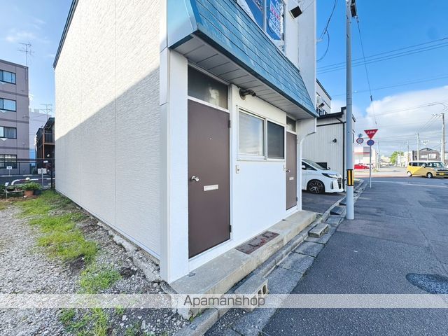 林アパートの玄関写真