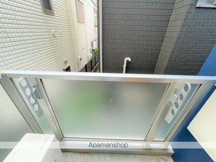 東京都渋谷区初台１丁目[1R/28.44m2]のバルコニー