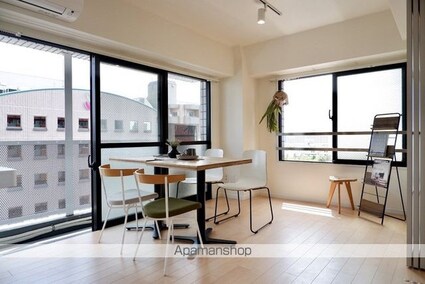 東京都新宿区高田馬場１丁目[2LDK/41.77m2]のリビング・居間1