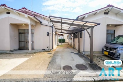 北久米松浦借家[3K/49m2]の駐車場