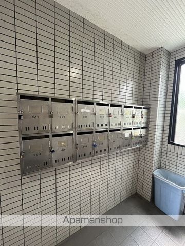 ルミエール国際の玄関写真