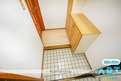 和田ビル[2LDK/83.78m2]の玄関