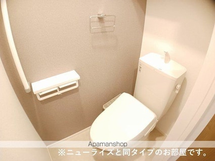 ブルーム[2LDK/60.93m2]のトイレ