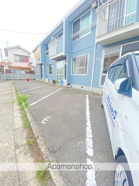 和歌山県和歌山市西小二里３丁目[1LDK/37.9m2]の駐車場