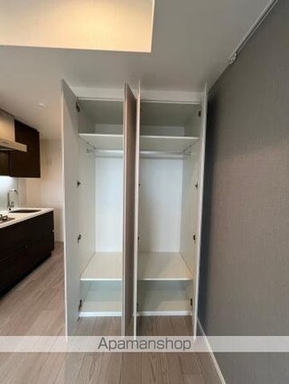 ザ・パークハビオ新中野[1R/26.35m2]の収納