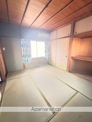 中府町岩井貸家の内装写真