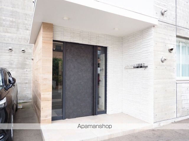 ALPHA本郷通IIの玄関写真