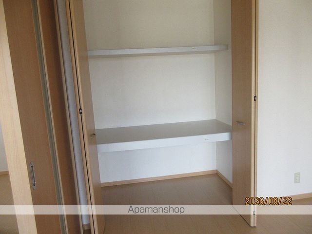 グリーンコート岩出 A棟の内装写真