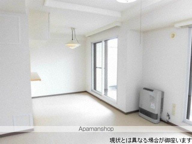 オリンピア大通西18丁目マンションの内装写真