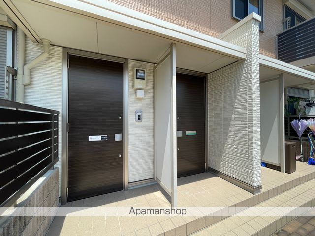 シャーメゾン園部の玄関写真