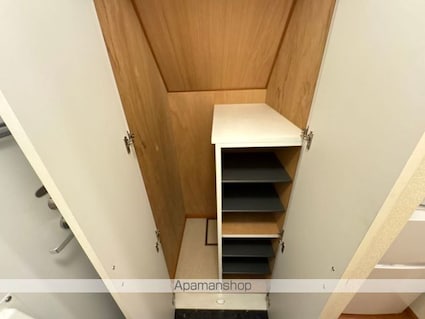 レオパレスＬＵＫＥ[1K/28.02m2]の玄関