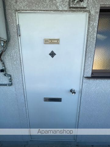 早田アパートの玄関写真
