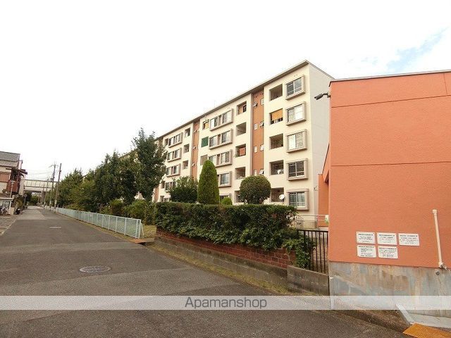 東園田団地 3号棟の外観写真