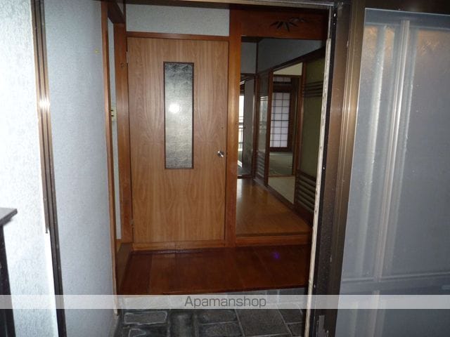 雑賀崎戸建て[4DK/74m2]の玄関