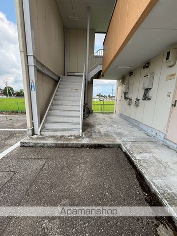 ハイグラン本郷新の玄関写真