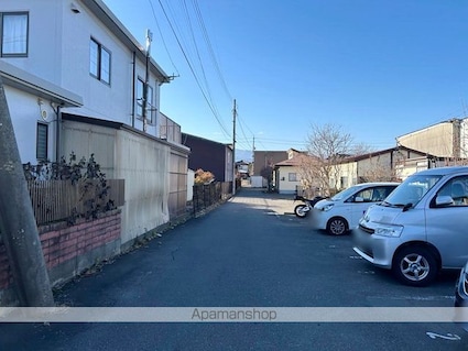 マンション厩[1LDK/43.5m2]の駐車場