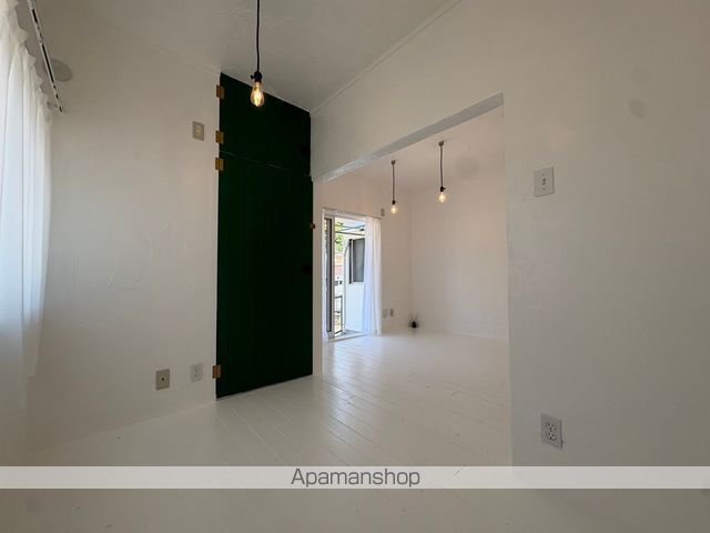 ALL AGES APARTMENTの内装写真