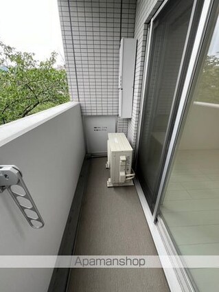 ＴＨＥ　ＰＲＥＭＩＵＭ　ＣＵＢＥ　Ｇ　東中野[2K/25.9m2]のバルコニー
