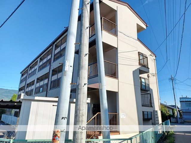 マンション百瀬の外観写真