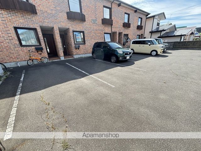 ウエスタンムービーズ[3LDK/79.2m2]の駐車場