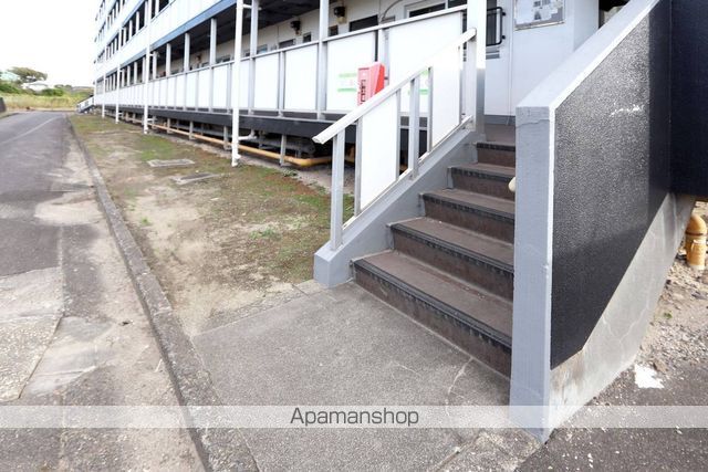 ビレッジハウス藤島4号棟の玄関写真