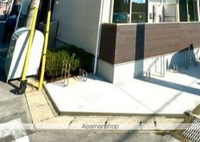 ソルブラン松戸の玄関写真