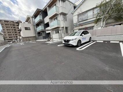 ＤーＲＯＯＭ和歌山四番丁[2LDK/68.1m2]の駐車場