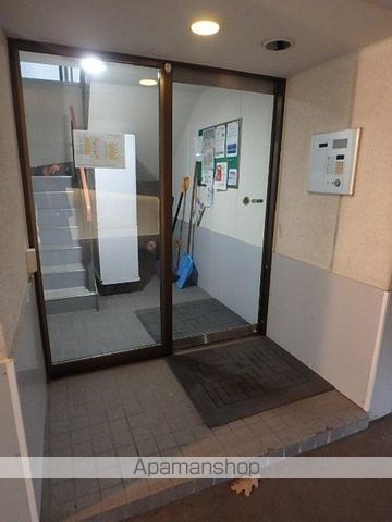 やまとビルの玄関写真