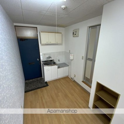 クリスタルマンション[1K/22.05m2]の玄関