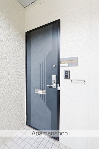 メゾネットクレール B棟の玄関写真