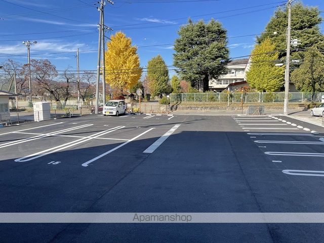 Ｇｒａｃｅ　Ｙａｍａ（グレイス　ヤマ）[1LDK/42.93m2]の駐車場1