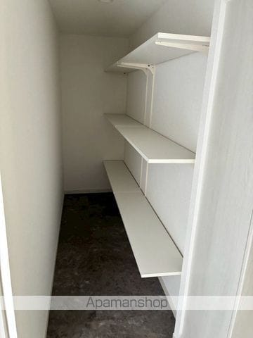コンブロンビルの内装写真