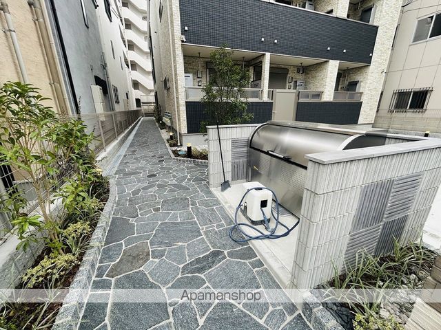 LECADREの玄関写真