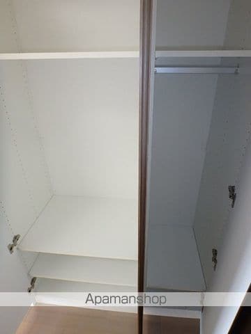 ELEVEHIGASHITEMMAの内装写真