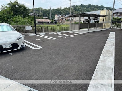 Ｄレジデンス東近江[1LDK/41.86m2]の駐車場