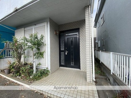 上野住宅[3LDK/72.86m2]のエントランス