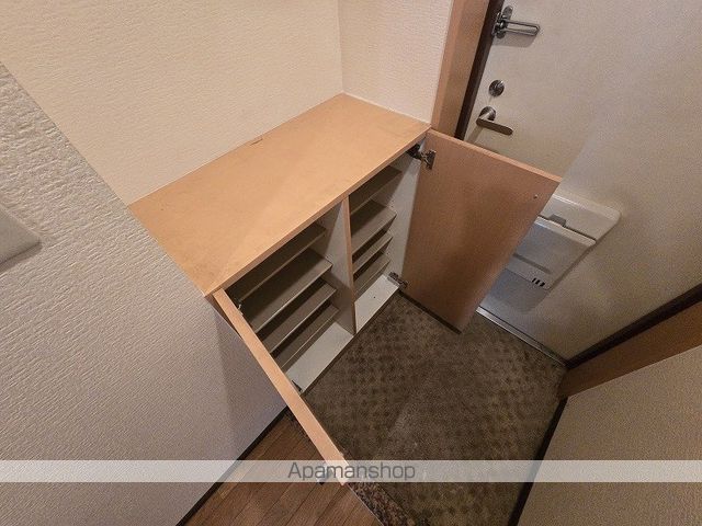 カラコレスの内装写真