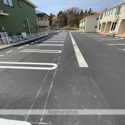 セリシール・ヴィラージュ　Ｂ[2LDK/62.54m2]の駐車場