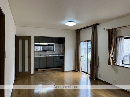 一里山４丁目貸家[6LDK/144.08m2]のリビング・居間